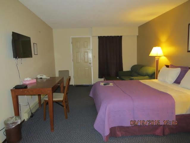 Imperial Motel 100 Mile House Buitenkant foto