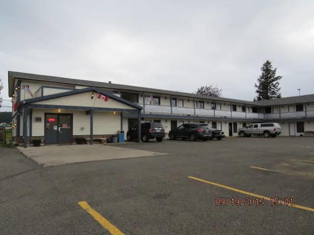 Imperial Motel 100 Mile House Buitenkant foto